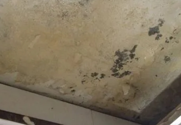 高邮阳台漏水维修公司分享下高邮卫生间渗水维修需要注意哪些问题。